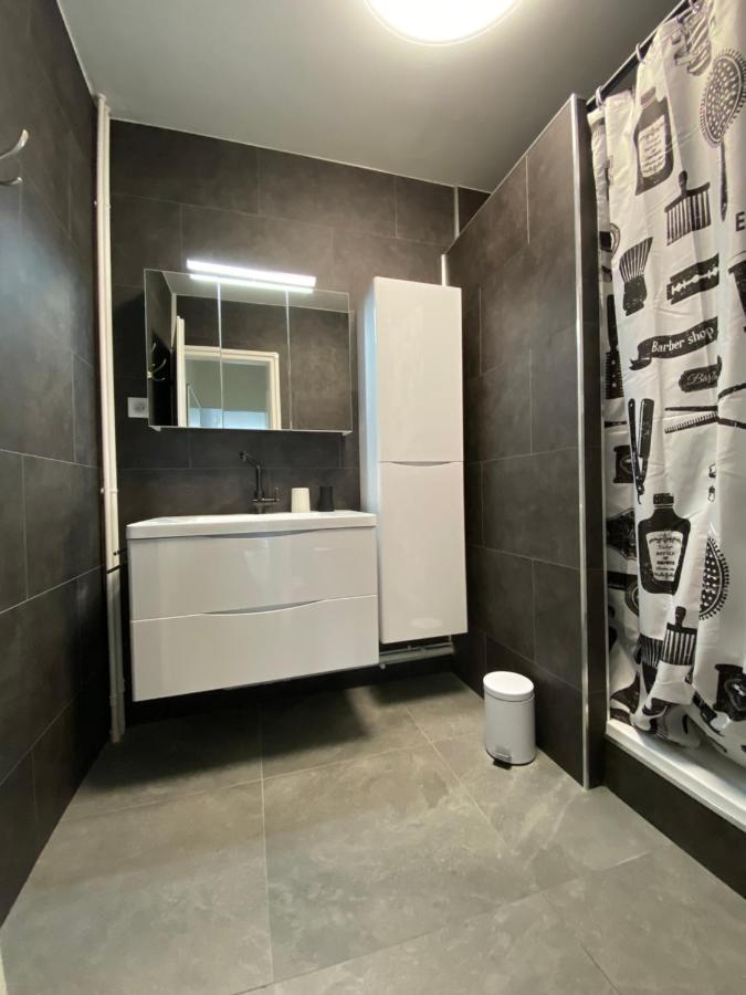 Le Mun-T2, 60M2, Balcons, Parking, Wifi, Linge, Produits, Face A La Gerdarmerie, Vue Cathedrale Reims Eksteriør bilde