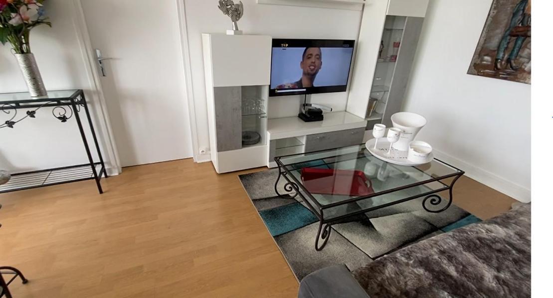 Le Mun-T2, 60M2, Balcons, Parking, Wifi, Linge, Produits, Face A La Gerdarmerie, Vue Cathedrale Reims Eksteriør bilde
