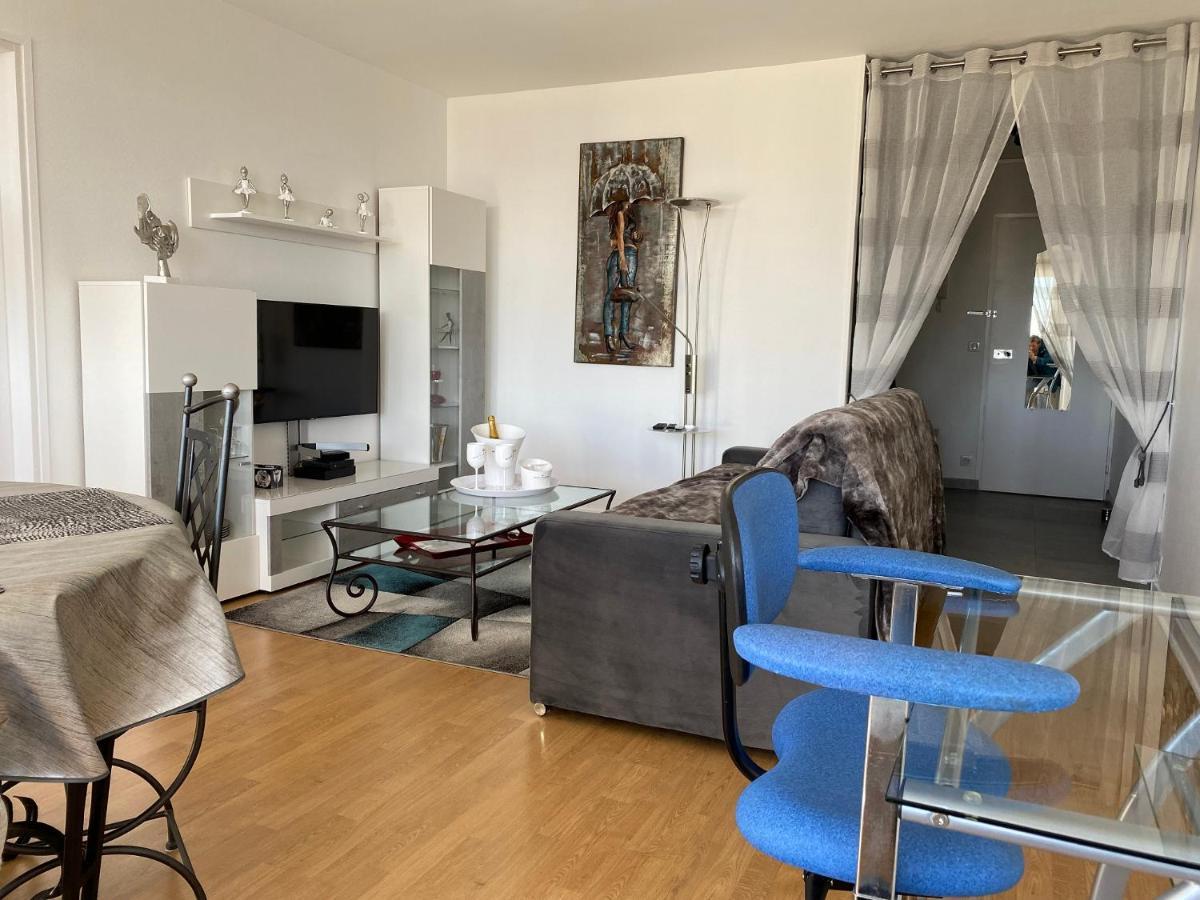 Le Mun-T2, 60M2, Balcons, Parking, Wifi, Linge, Produits, Face A La Gerdarmerie, Vue Cathedrale Reims Eksteriør bilde